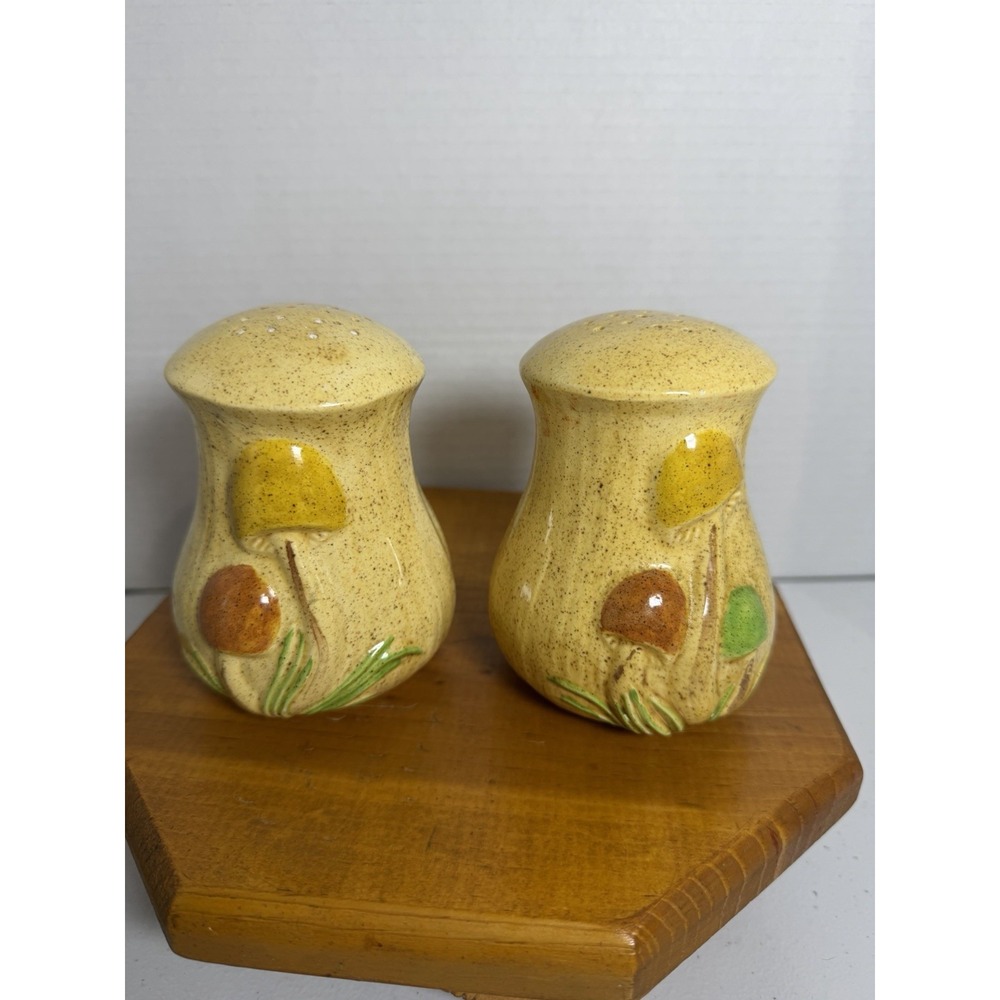 Vintage California Pottery Mushroom Salt‎ & Pepper Shakers Mid Century